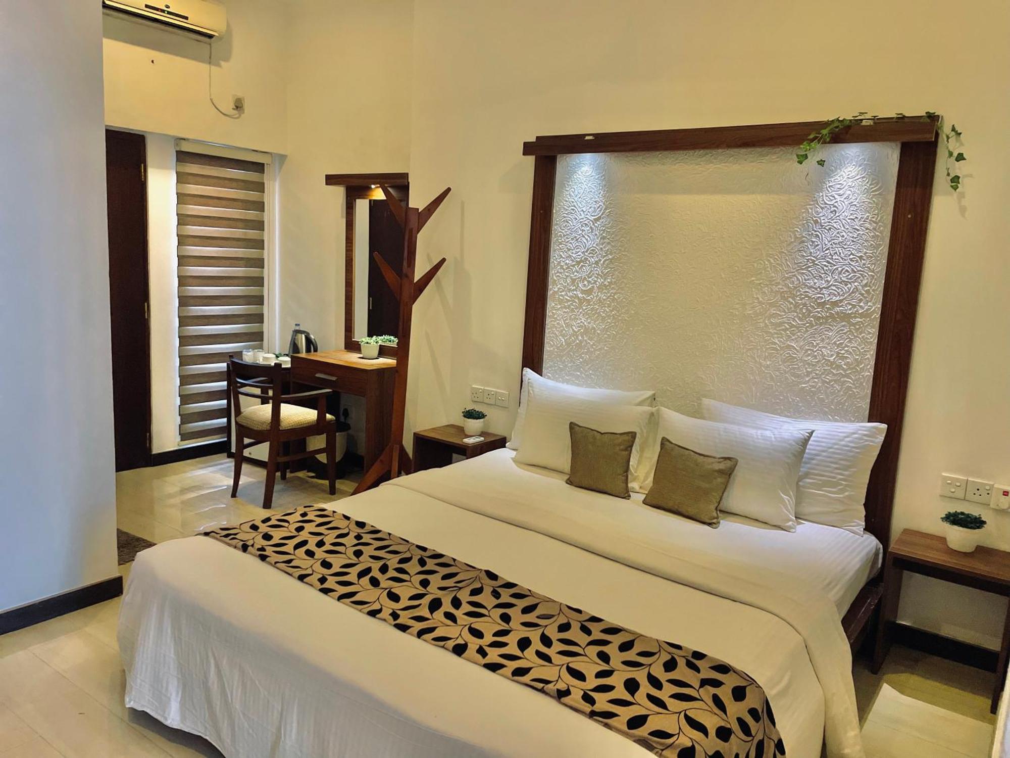8 Plus Motels Negombo Exterior foto