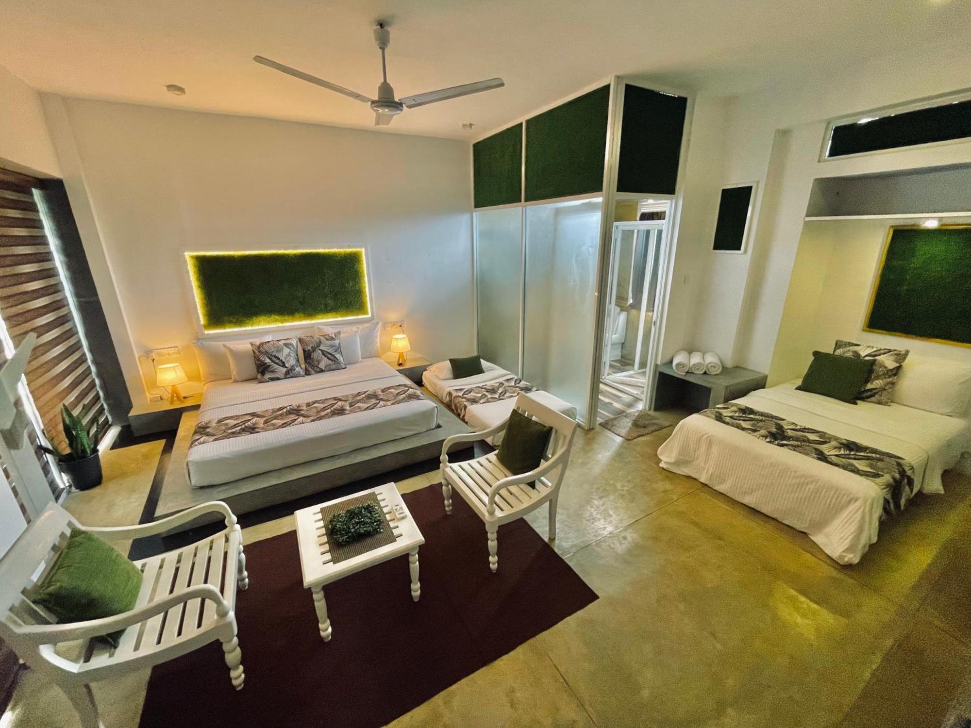 8 Plus Motels Negombo Exterior foto